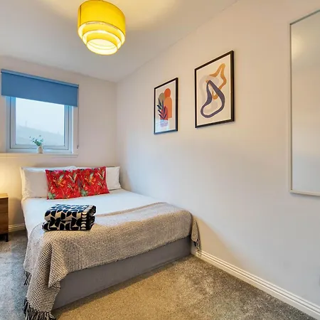 Modern 2 Bed Flat With Free Parking Apartment Glasgow Exterior photo