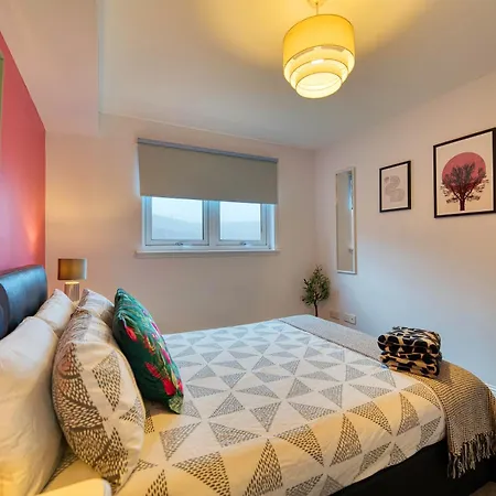 Modern 2 Bed Flat With Free Parking Apartment Glasgow Exterior photo